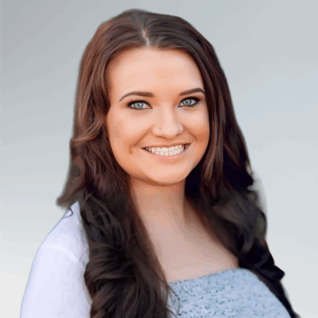 Chelsea Headshot
